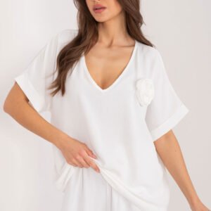 Bluzka Model DHJ-BZ-8368.02 Ecru - Italy Moda