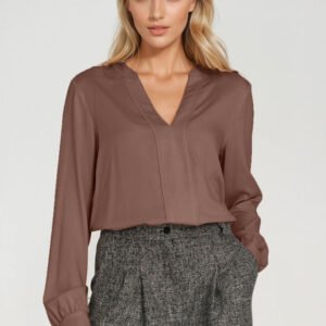 Wiskozowa bluzka z szeroką plisą na dekolcie B196 Mocca - Nife